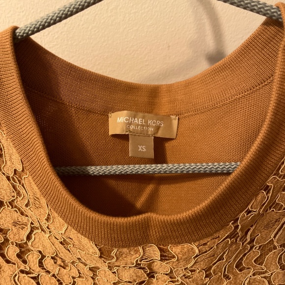 DONATED Michael Kors Collection Lace Overlay Short Sleeve Top - Picture 3 of 5